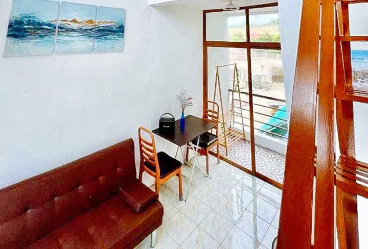 The Lavana Villa Del Matabungkay By Reddoorz Lian Εξωτερικό φωτογραφία